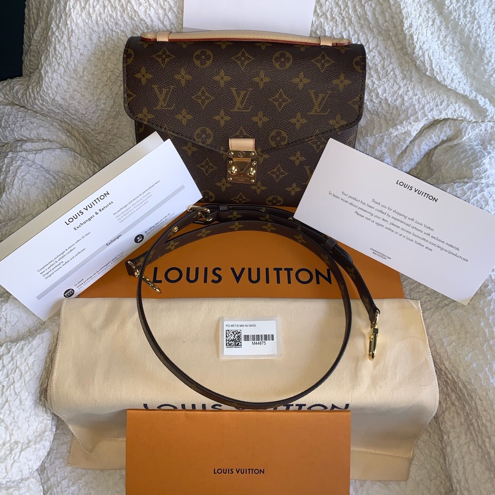 ❌SOLD❌ Brand New Louis Vuitton Pochette Metis Monogram